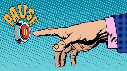 pause banner graphic